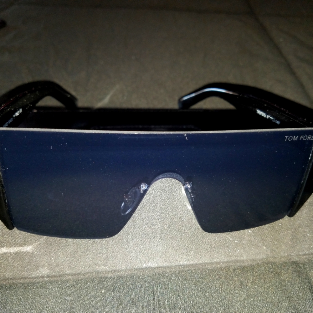 Mens sun glasses